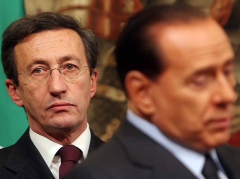 [Gianfranco Fini e Silvio Berlusconi sfuocato[2].jpg]