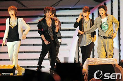 ภาพการแสดงในงาน Dream Concert 2010