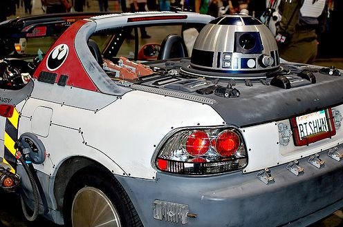 What a great Star Wars custom car modification. This looks like a Honda CRX 
