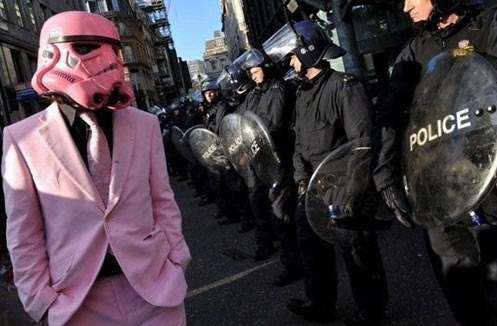 [cool star wars photos pink vader police[5].jpg]