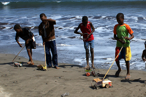 Os meninos dos carrinhos de arame, Cabo Verde