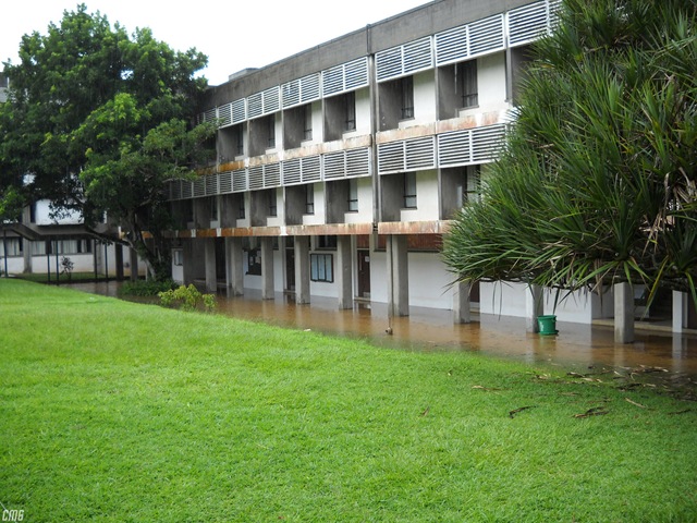 UOM - pied dans l'eau