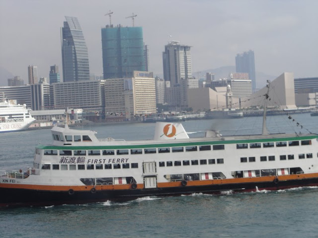 Widok na Kowloon - w tle centrum kultury i wieża zegarowa