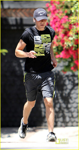 zac-efron-revolution-runner-02.jpg