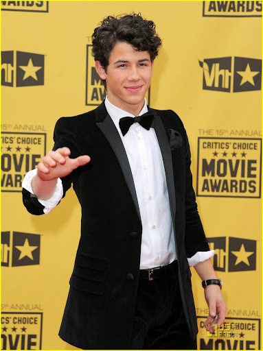 HOLLYWOOD - JANUARY 15:  Musician Nick Jonas arrives at the 15th annual Critics' Choice Movie Awards held at the Hollywood Palladium on January 15, 2010 in Hollywood, California.  (Photo by Jason Merritt/Getty Images for VH1)