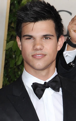 BEVERLY HILLS, CA - JANUARY 17:  Actor Taylor Lautner arrives at the 67th Annual Golden Globe Awards at The Beverly Hilton Hotel on January 17, 2010 in Beverly Hills, California.  (Photo by Steve Granitz/WireImage) *** Local Caption *** Taylor Lautner