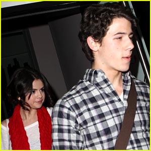 nick-jonas-selena-gomez-date.jpg