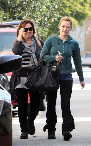 EXCLUSIVE TO INF. ALL-ROUNDER.February 11, 2010: Hilary Duff and mother Susan Duff keep it casual in matching black Uggs as they head out to lunch in the Studio City section of Los Angeles, California today.Credit: INFphoto.com  Ref: infusla-43/98