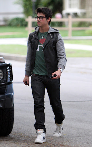 #4562612 Joe Jonas spends a casual Saturday afternoon with his father Paul Jonas on February 20, 2010 in Toluca Lake, CA.  Fame Pictures, Inc - Santa Monica, CA, USA - +1 (310) 395-0500