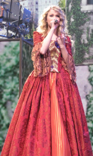 taylor-swift-fearless-2010 (13).JPG