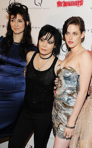 kristen-dakota-031710-4.jpg