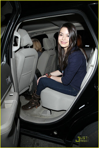 39400, LOS ANGELES, CALIFORNIA - Friday April 9, 2010. Miranda Cosgrove, "iCarly" actress, leaves Katsuya in Hollywood after having dinner with a friend. Photograph: © Hellmuth Dominguez, PacificCoastNews.com **FEE MUST BE AGREED PRIOR TO USAGE** **E-TABLET/IPAD & MOBILE PHONE APP PUBLISHING REQUIRES ADDITIONAL FEES** UK OFFICE:+44 131 557 7760/7761 US OFFICE:1 310 261 9676