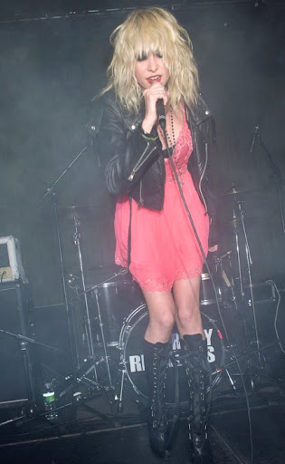 taylor-momsen-sweet.JPG