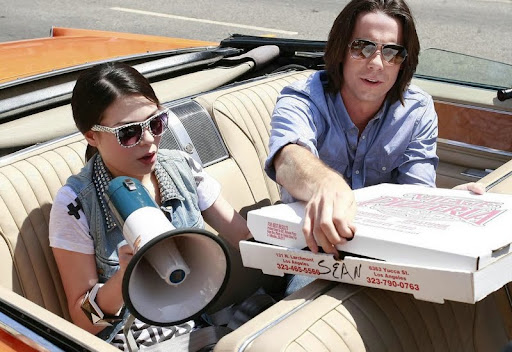 miranda-cosgrove-cadillac-cruisin19.jpg
