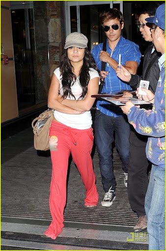 zac-efron-vanessa-hudgens-vancouver-01.jpg