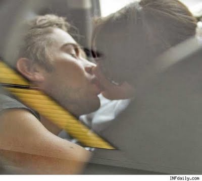 Chace Crawford Ashley Greene besandose.jpg