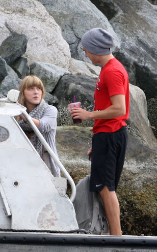 September 8, 2009: Zac Efron pictured on a boat heading to the 'The Death and Life of Charlie St. Cloud' film set in Vancouver, Canada. Credit: INFphoto.com  Ref.: infusla-98/154