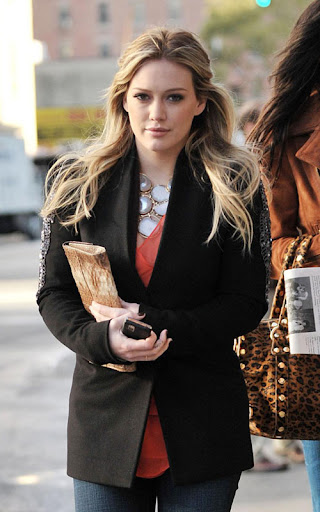 34501, NEW YORK, NEW YORK - Tuesday September 29 2009. Hilary Duff up bright and early for another day shooting "Gossip Girl' in New York City. The former Disney darling turned 22 Monday. Photograph: PacificCoastNews.com**FEE MUST BE AGREED PRIOR TO USAGE***UK OFFICE:+44 131 557 7760/7761 US OFFICE:1 310 261 9676