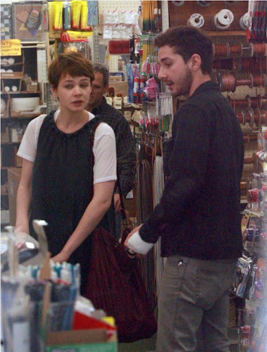 shia-labeouf-kissing-girlfriend-casey (21).JPG