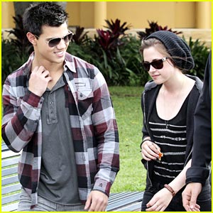kristen-stewart-taylor-lautner-sydney.jpg