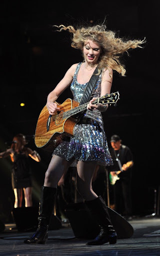 taylor-swift-062210-11.jpg