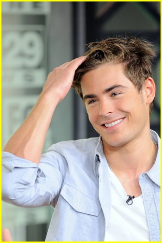 EXCLUSIVE-Philadelphia, PA - 7/12/10 Zac Efron on Good Day Philadelphia.
Actor Zac Efron dropped by Good Day on Monday, and talked about his new movie, and how stays in shape.
Efron is appearing in the new movie drama, ÒCharlie St. Cloud,Ó which hits theaters on July 30.
Among the topics Efron discussed with Good Day:
He stays in shape as part of his routine of being a public figure, but he didnÕt divulge any fitness secrets. But he relaxes by working out.
-PICTURED: Zac Efron
-PHOTO by: Bill Davila/startraksphoto.com
-BDP_1242
Startraks Photo
New York, NY
For licensing please call 212-414-9464 or email sales@startraksphoto.com