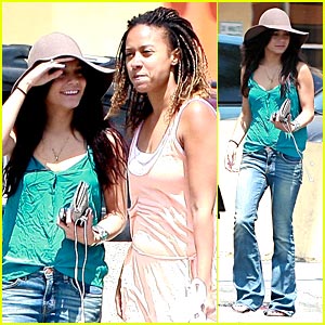 vanessa-hudgens-tracie-thoms-debut.jpg