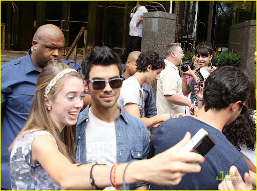 August 18, 2010: Joe Jonas of the Jonas Brothers greets his fans who are waiting outside of his hotel in New York City. Credit: INFphoto.com Ref: infusny-131/155