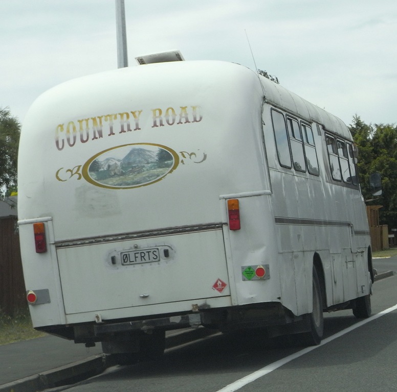 [old bus[6].jpg]