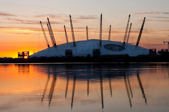 IMAGE: http://lh4.ggpht.com/_5yK23nU-AKk/SkgLZqRNpEI/AAAAAAAABO4/h2seB-iwNwY/s576/_MG_7531_edited-1.jpg