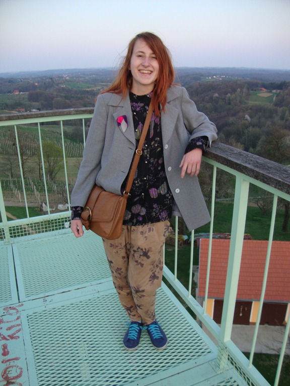 [Gomila stolp (4)[3].jpg]