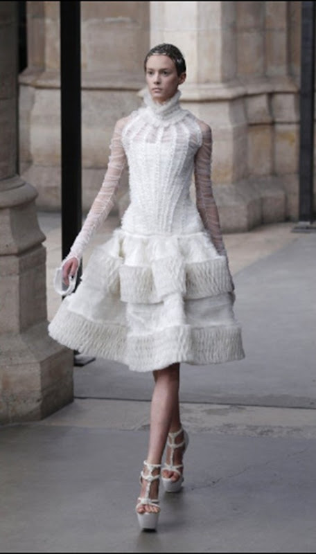 McQueen FallWinter 2011 Sarah Burton Turns Out Royal Wedding-Worthy Collection (PHOTOS) - Mozilla Firefox 4182011 123438 PM.bmp McQueen FallWinter 2011 Sarah Burton Turns Out Royal Wedding-Worthy Collection (PHOTOS) - Mozilla Firefox 4182011 123438 PM.bmp