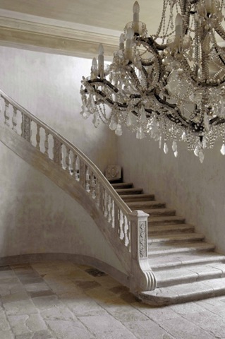 [Château de Moissac-Bellevue Stairway[3].jpg]
