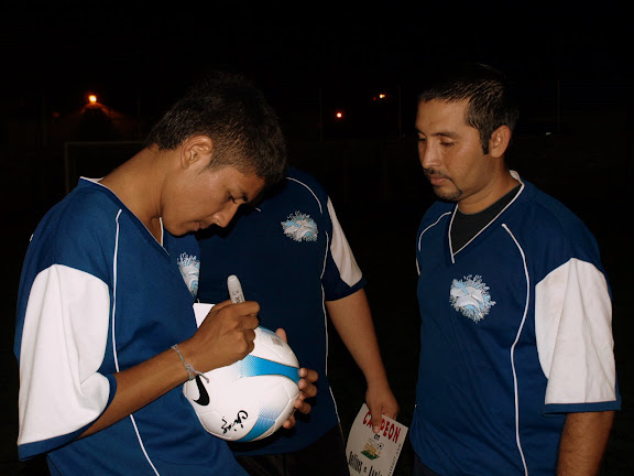 El Balon de Campeones sera otorgado al campeon de campeones en Diciembre.
