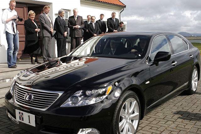 Image Dimension: 640x427 Presidential Cars from around the Globe... See which President drives what car!