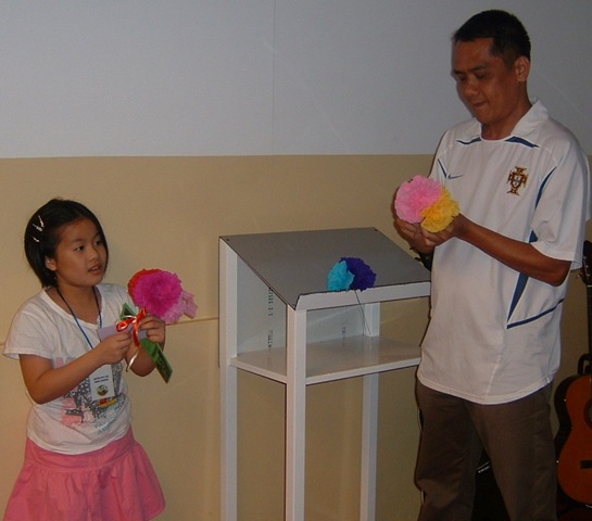 [KCMDfollowteacher11.jpg]