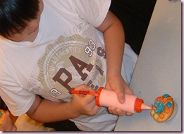 JC MD 06 - Boy decorate