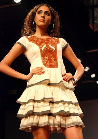 [Ritu kumar's summer wear collection at LFW_3[2].jpg]
