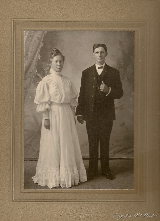 [Delaney Hubbard and menahaga[8].jpg]