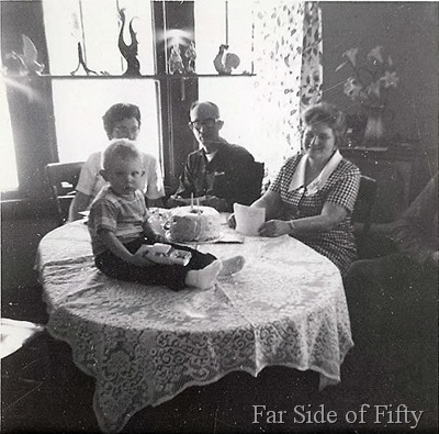 March 1965 Evelyn, Marvin, Beryl, Paul on the table