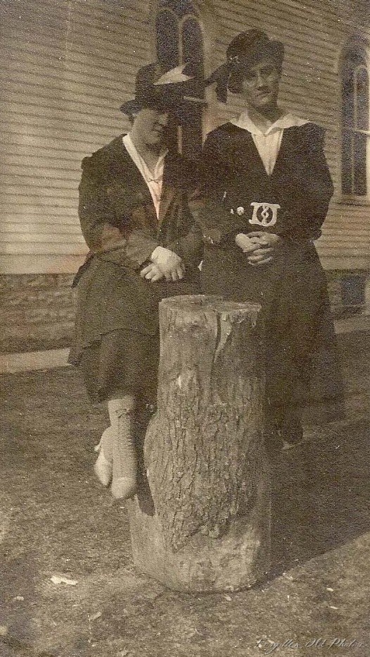[Hats and a stump copy[16].jpg]