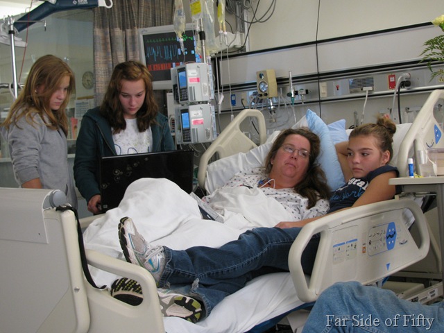 [Trica and the girls October 05, 2010[7].jpg]