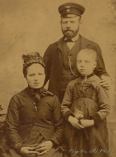 Foreign Photo Cabinet Card Wadena Flea market Foreign Photo Cabinet Card Wadena Flea market