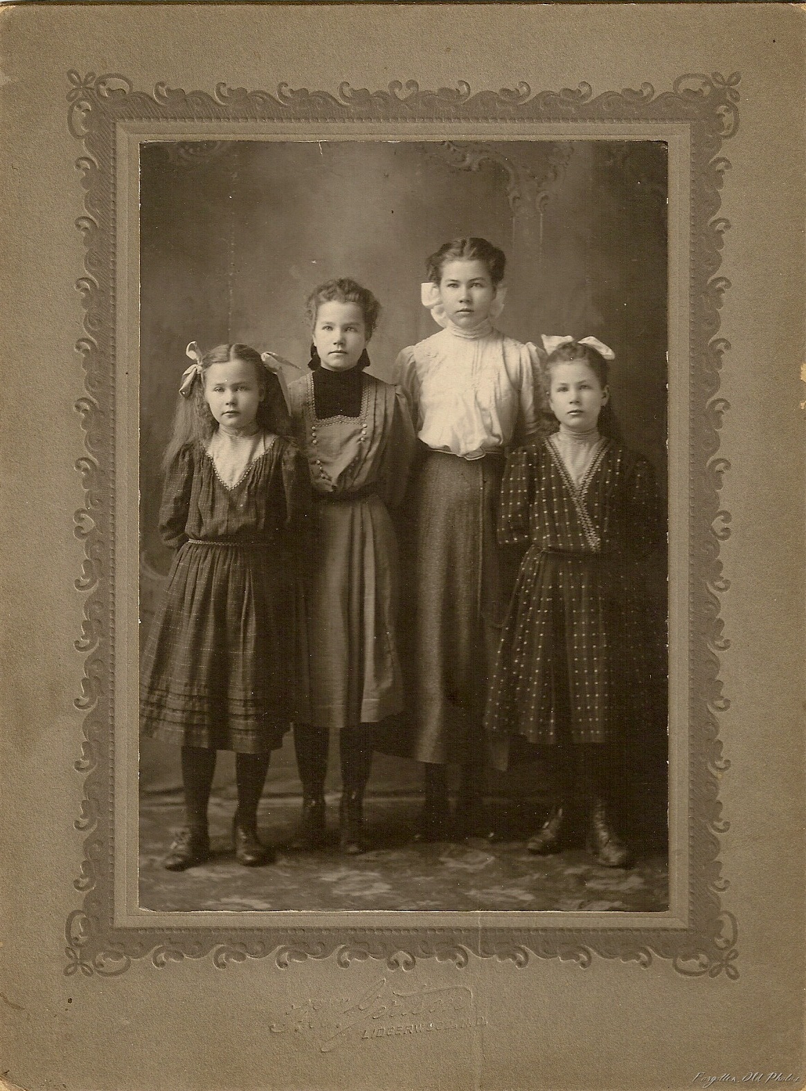 [Runneborg sisters DL Antiques[8].jpg]