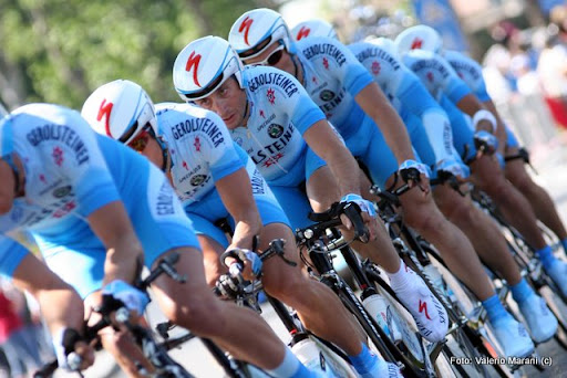 IMAGE: http://lh4.ggpht.com/_6Jdf5m6qU3Y/S1jWTGprxHI/AAAAAAAABgM/iGufaMKPDHE/IMG_3823%20copia.jpg