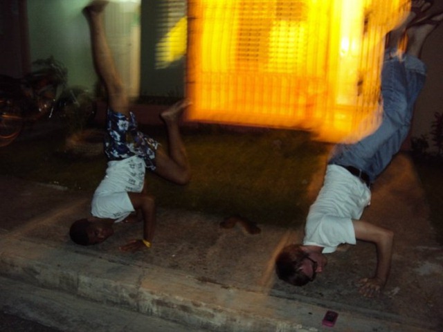 [headstands5.jpg]