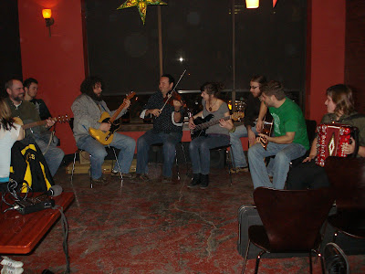 Jon McLemore and John Bain Jam with Mauvais Sort