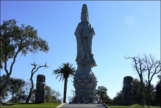 Buddha Eden - buddha de 10 metros 1 Buddha Eden - buddha de 10 metros 1