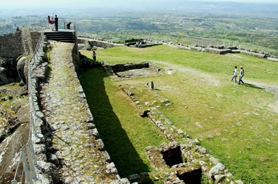 [Linhares - castelo - muro - interior[4].jpg]