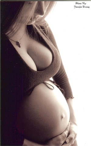 [PregnancyPhotos413022SmallerCredited[1].jpg]